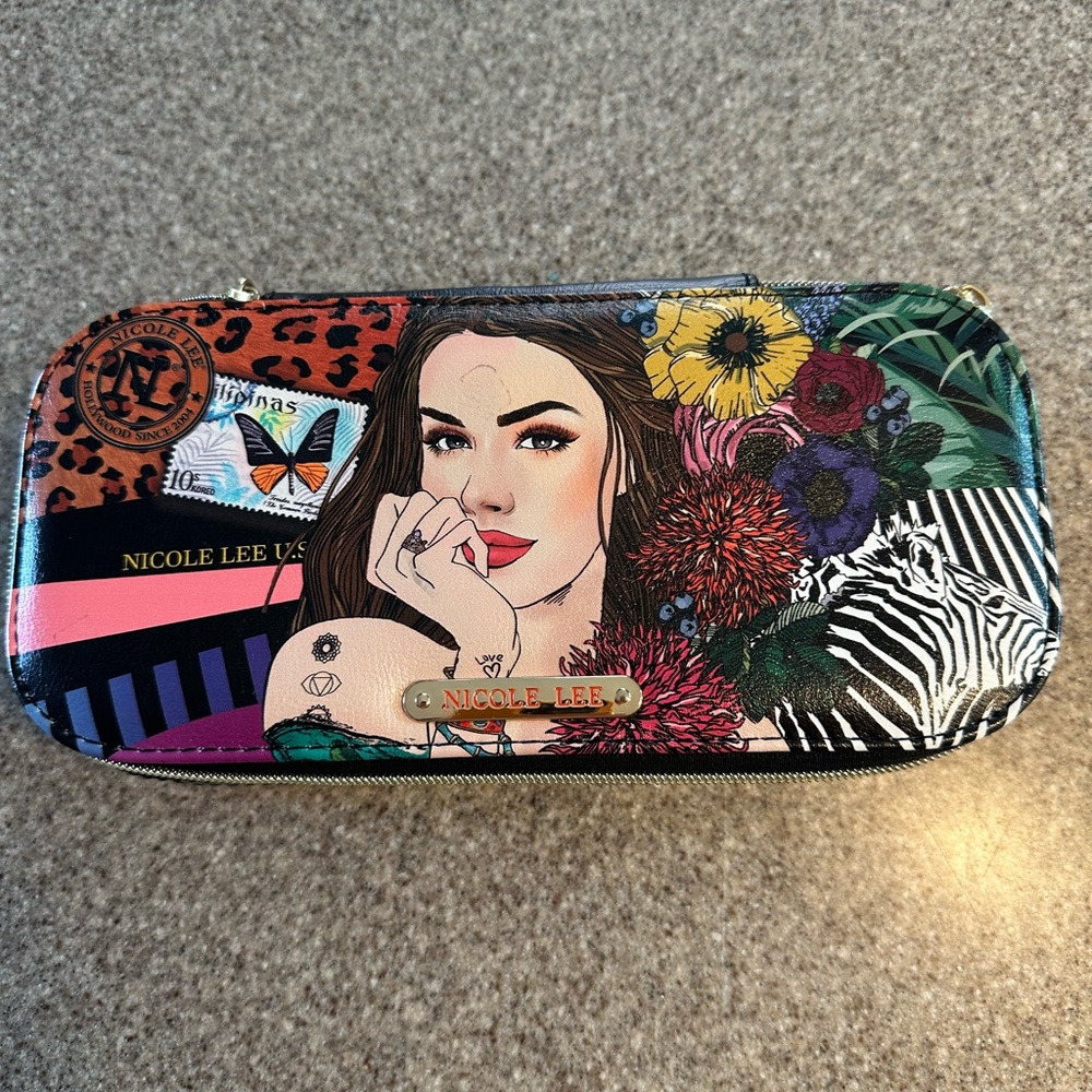 Nicole Lee Graphic Print Travel Jewelry Case 🎨💍